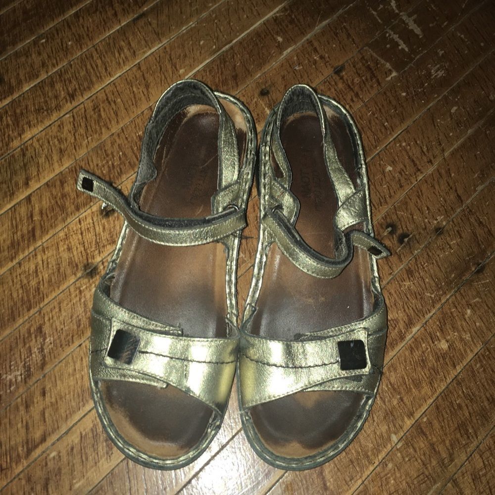 Naot gold size 38 strappy ortho comfort sandals